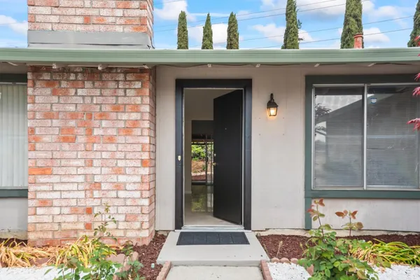 $1,049,888 | 536 Foundry Court, San Jose, CA 95133