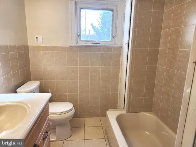 $2,650 | 212 Mulberry Street, Bristol, PA 19007