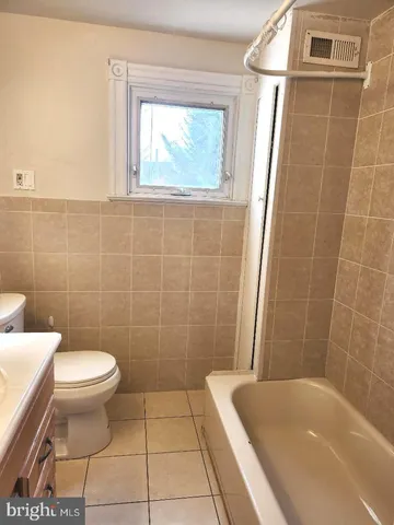 $2,650 | 212 Mulberry Street, Bristol, PA 19007