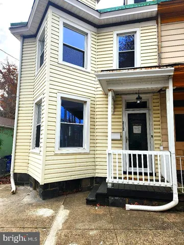 $2,650 | 212 Mulberry Street, Bristol, PA 19007