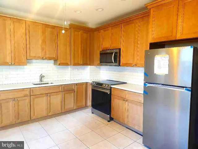 $2,650 | 212 Mulberry Street, Bristol, PA 19007