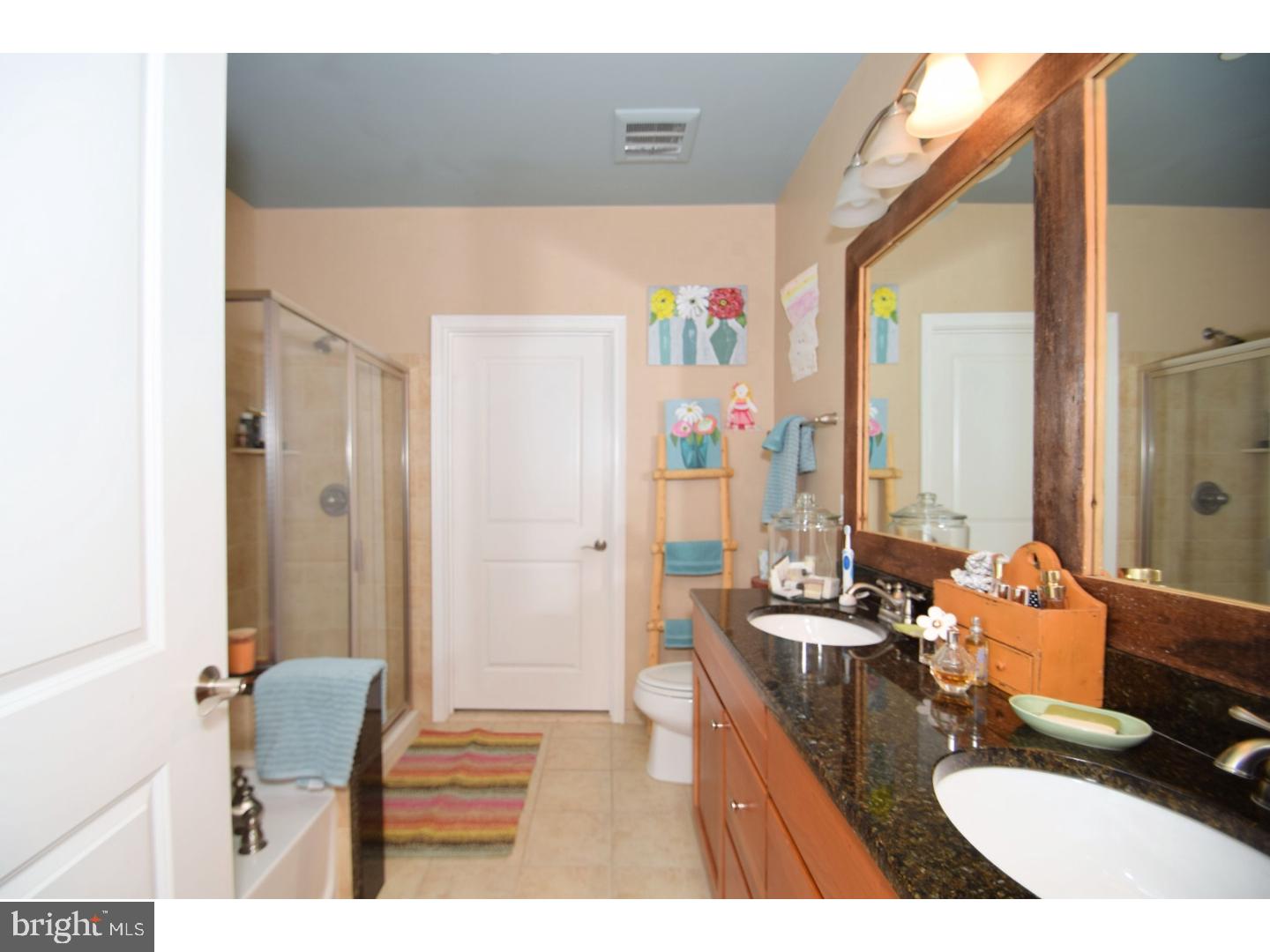 600 Commodore Court, Unit 2631 Philadelphia, PA 19146 - Photo 18 of 24 Master Bathroom