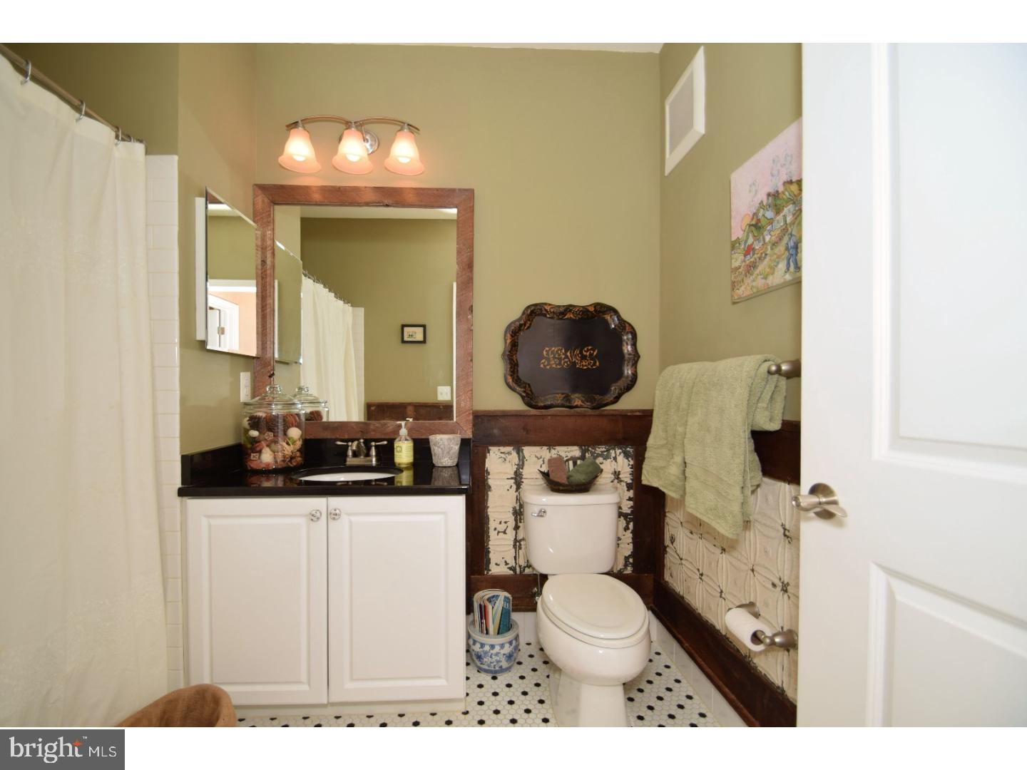 600 Commodore Court, Unit 2631 Philadelphia, PA 19146 - Photo 21 of 24 Bathroom