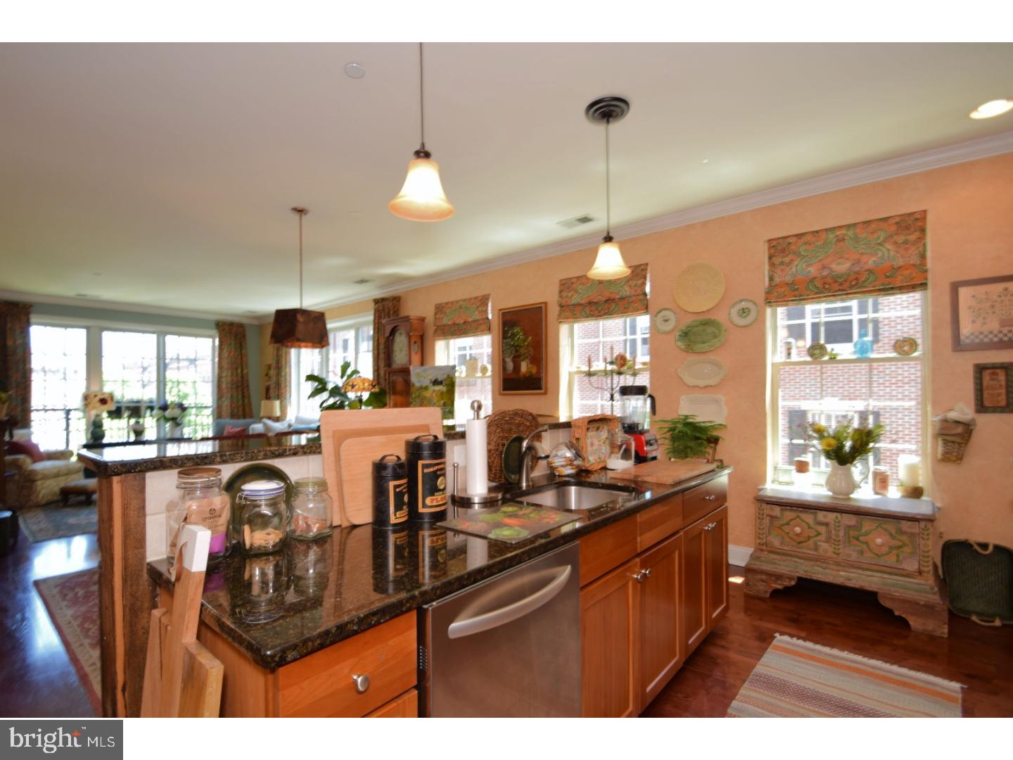 600 Commodore Court, Unit 2631 Philadelphia, PA 19146 - Photo 7 of 24 Kitchen