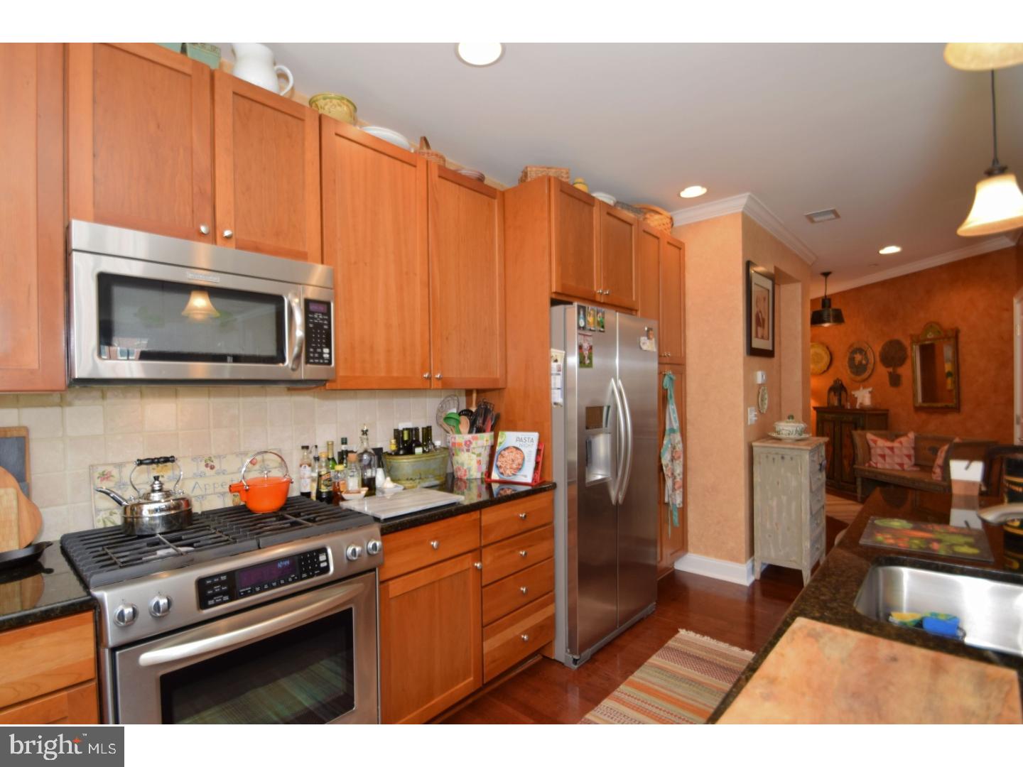 600 Commodore Court, Unit 2631 Philadelphia, PA 19146 - Photo 9 of 24 Kitchen