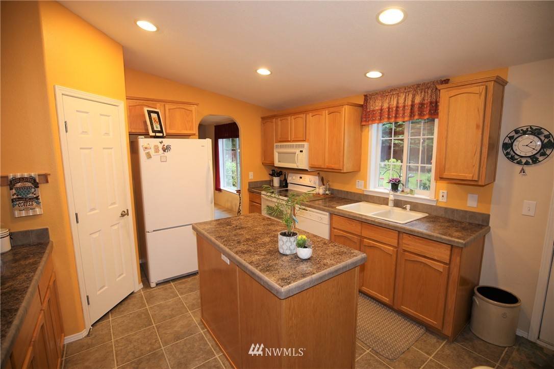 159 East Dry Lake Road Camano Island, WA 98282 - Photo 9 of 32 Gallery Image 9