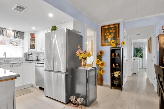 $224,900 | 7012 98th Street, Unit 1A, Chicago Ridge, IL 60415