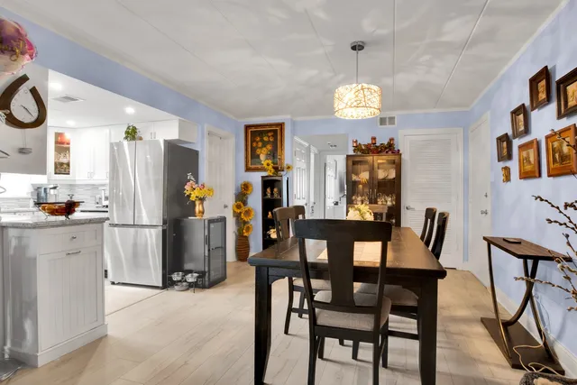 $224,900 | 7012 98th Street, Unit 1A, Chicago Ridge, IL 60415