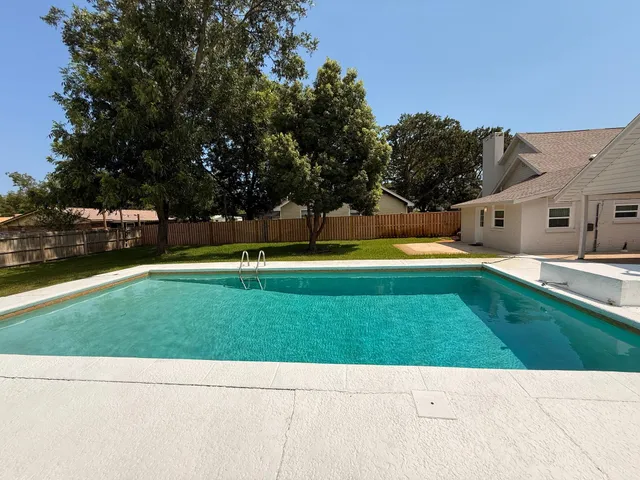 $463,000 | 905 Cloverdale Court, Fort Walton Beach, FL 32547