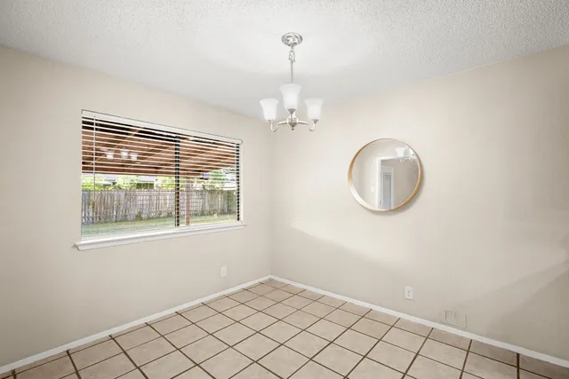 $1,950 | 10703 Parkfield Drive, Austin, TX 78758