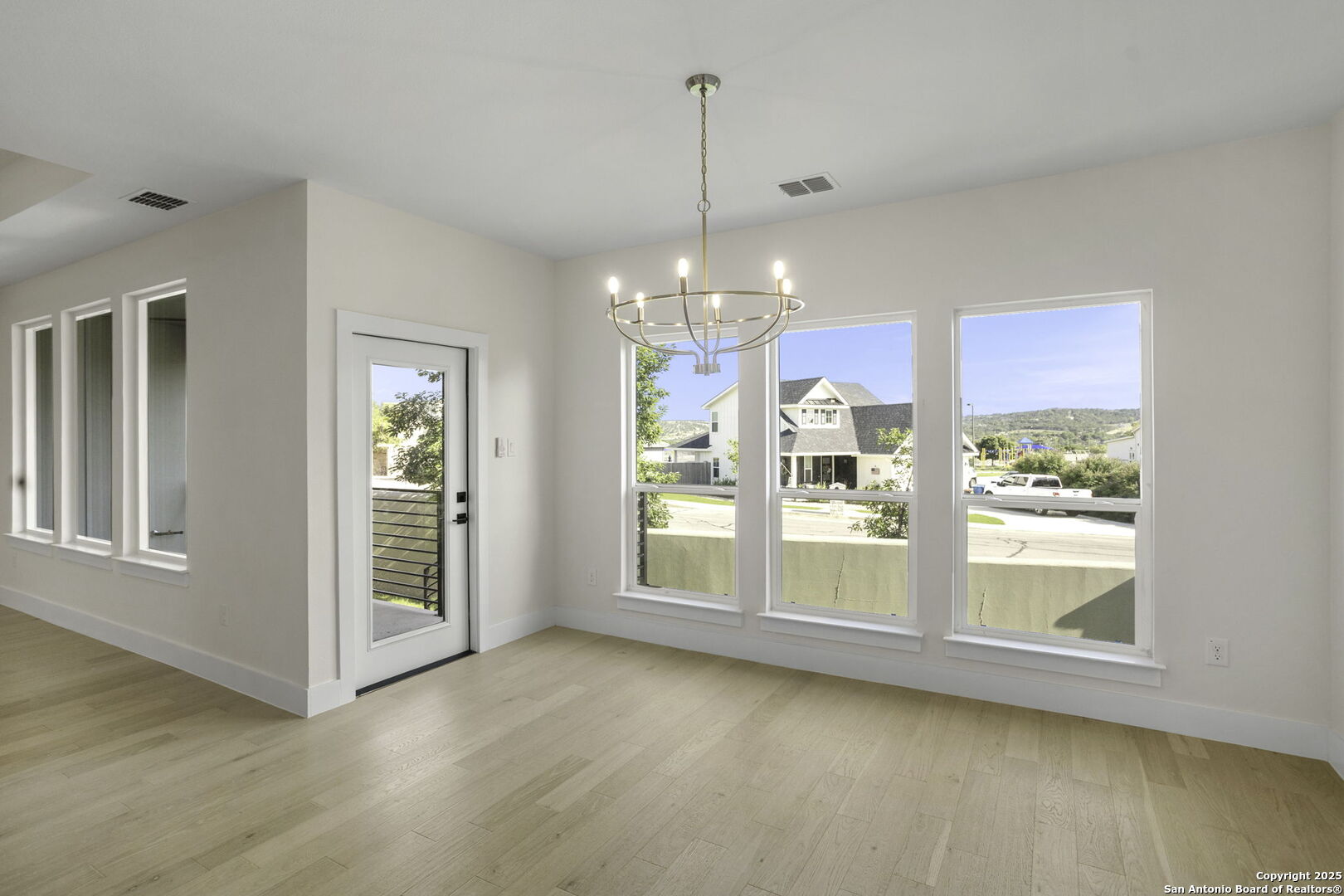 1901 Chateau Kerrville, TX 78028 - Photo 15 of 31