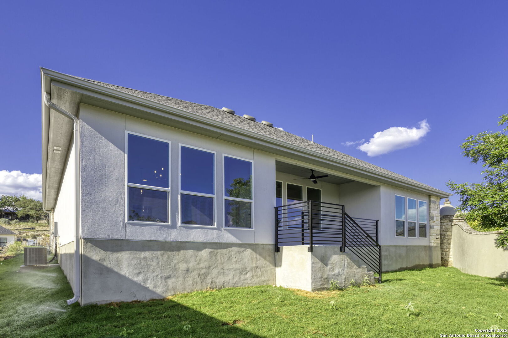1901 Chateau Kerrville, TX 78028 - Photo 25 of 31