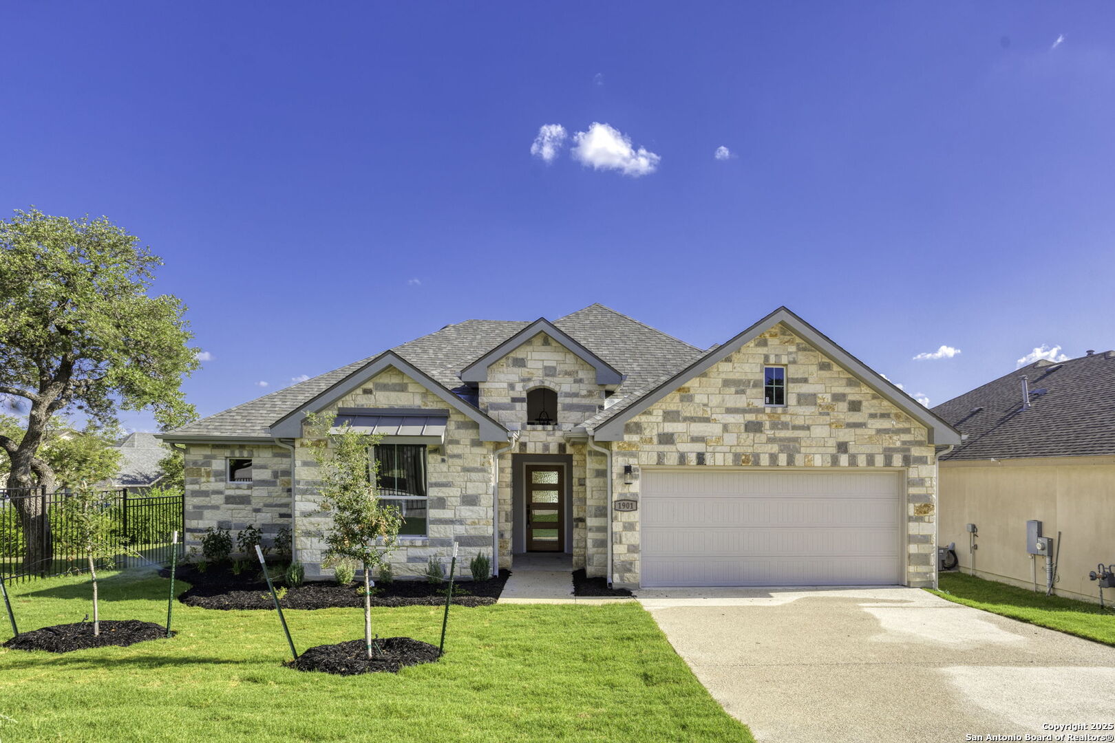 1901 Chateau Kerrville, TX 78028 - Photo 30 of 31