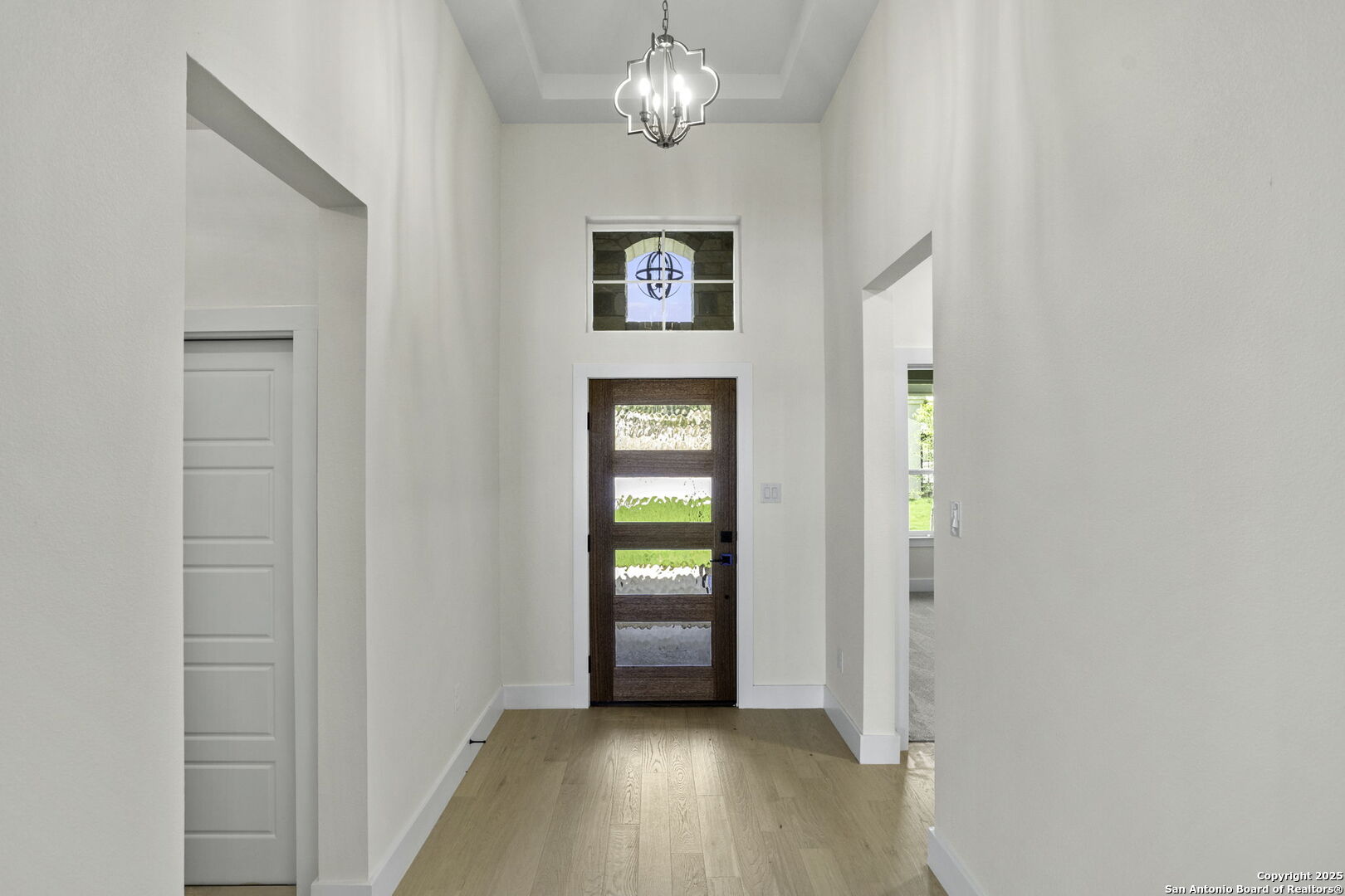 1901 Chateau Kerrville, TX 78028 - Photo 6 of 31