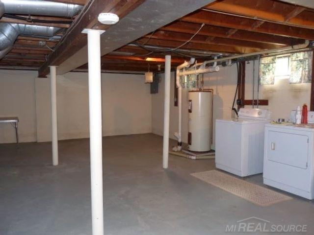 215 Spring Street Yale, MI 48097 - Photo 12 of 13 31351951-11.JPG