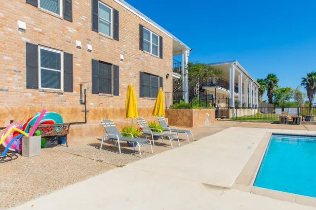 $174,000 | 3535 East NASA Parkway, Unit 105, Seabrook, TX 77586