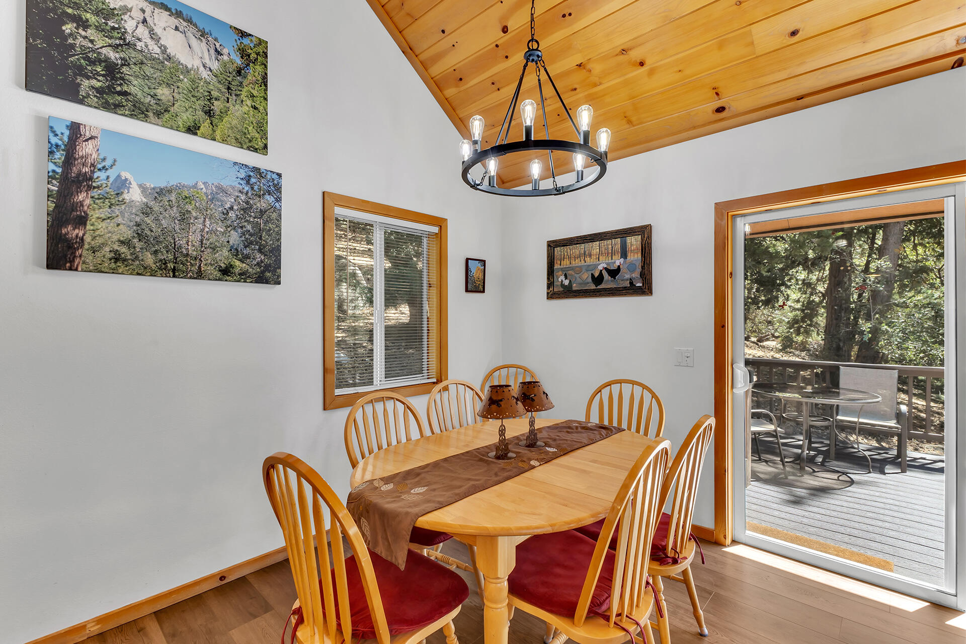 25860 Sunset View Drive Idyllwild, CA 92549 - Photo 11 of 48 Dining Area