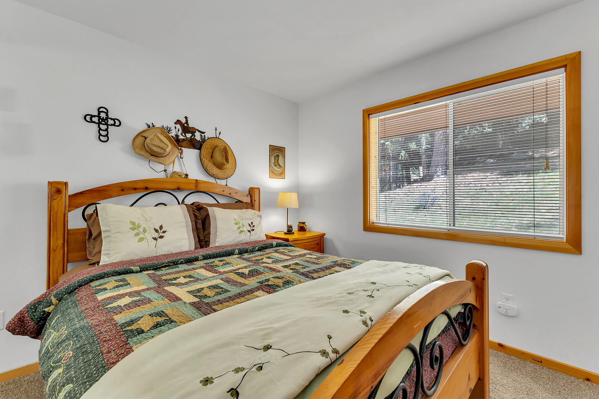 25860 Sunset View Drive Idyllwild, CA 92549 - Photo 21 of 48 Guest Bedroom