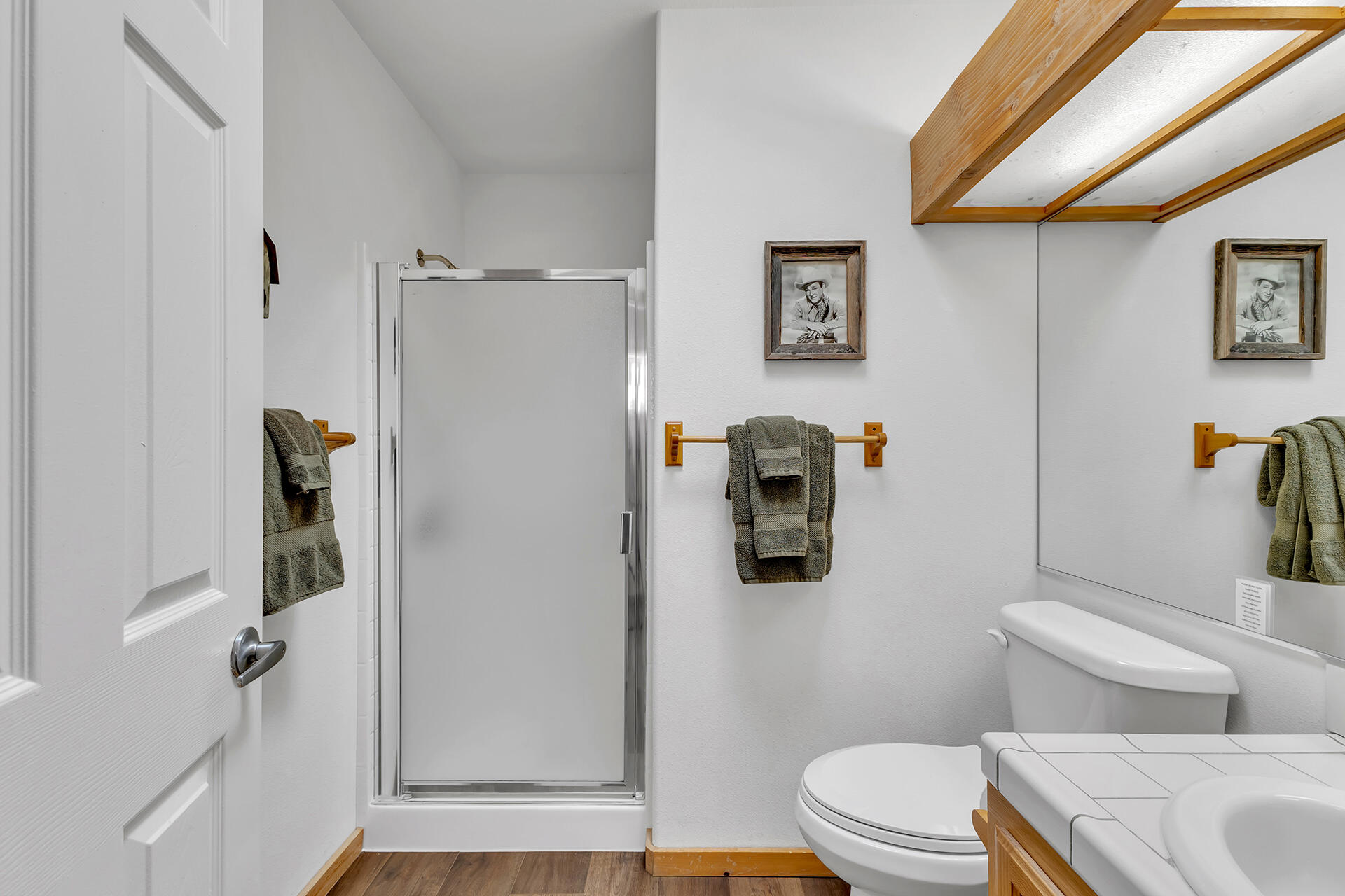 25860 Sunset View Drive Idyllwild, CA 92549 - Photo 22 of 48 Guest Bathroom