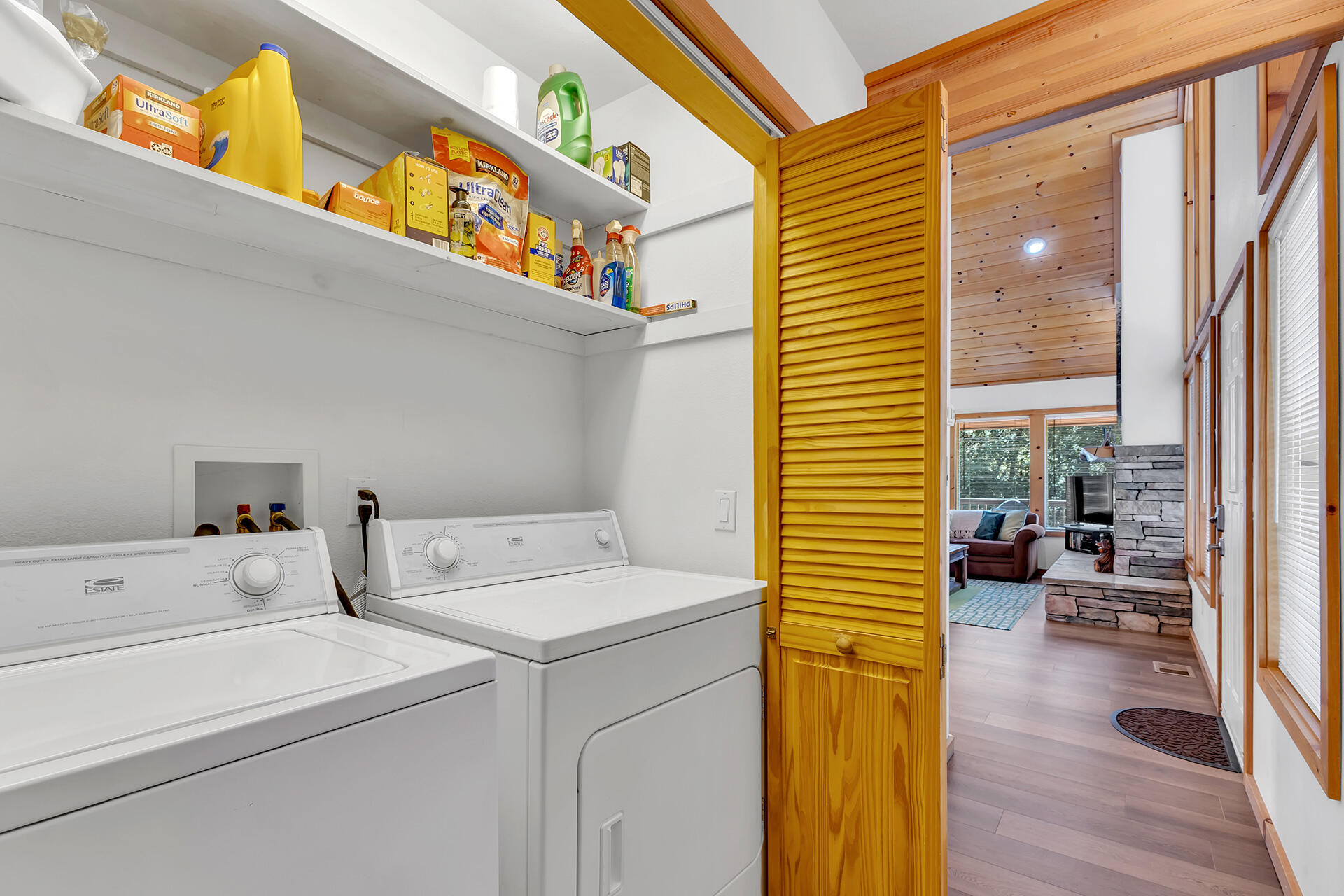 25860 Sunset View Drive Idyllwild, CA 92549 - Photo 29 of 48 Laundry Area