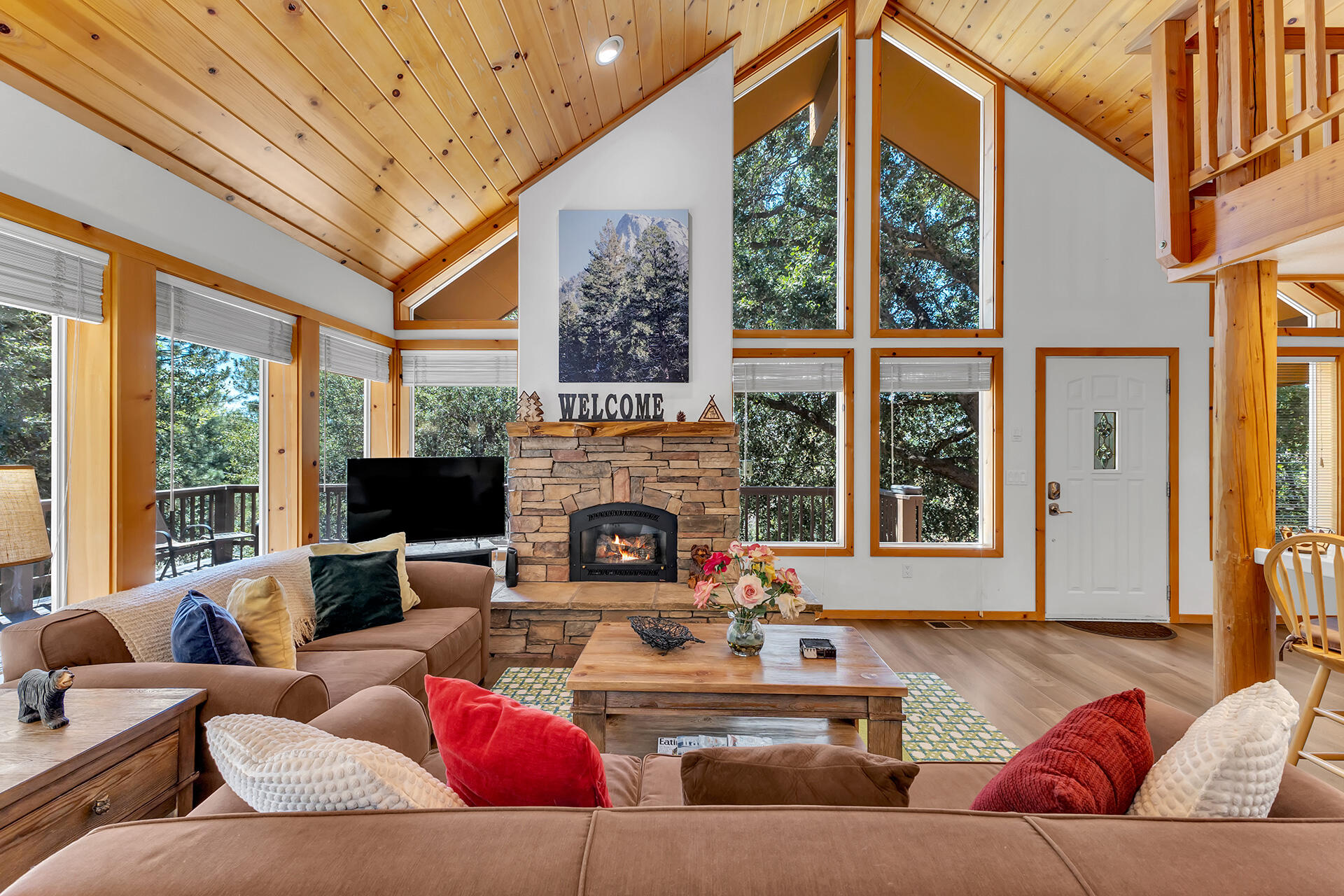 25860 Sunset View Drive Idyllwild, CA 92549 - Photo 5 of 48 Great Room