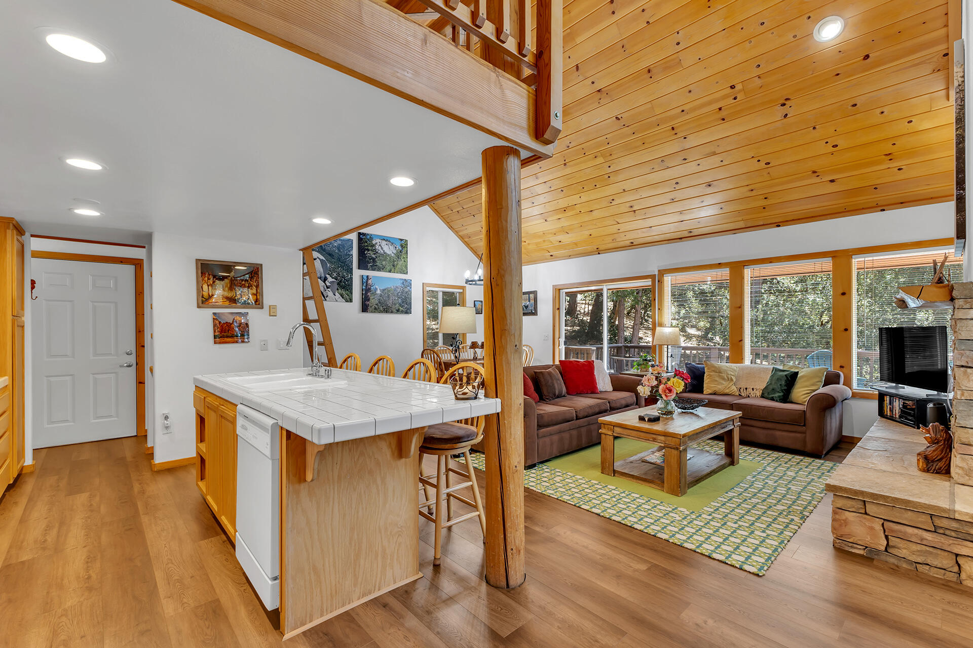 25860 Sunset View Drive Idyllwild, CA 92549 - Photo 7 of 48 Great Room