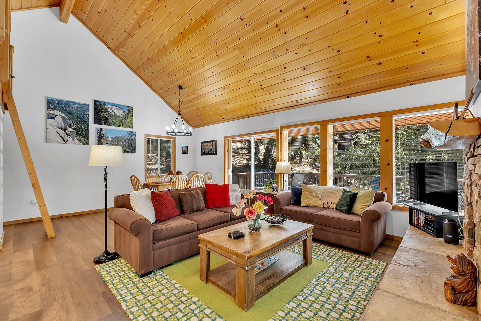 25860 Sunset View Drive Idyllwild, CA 92549 - Photo 8 of 48 Great Room