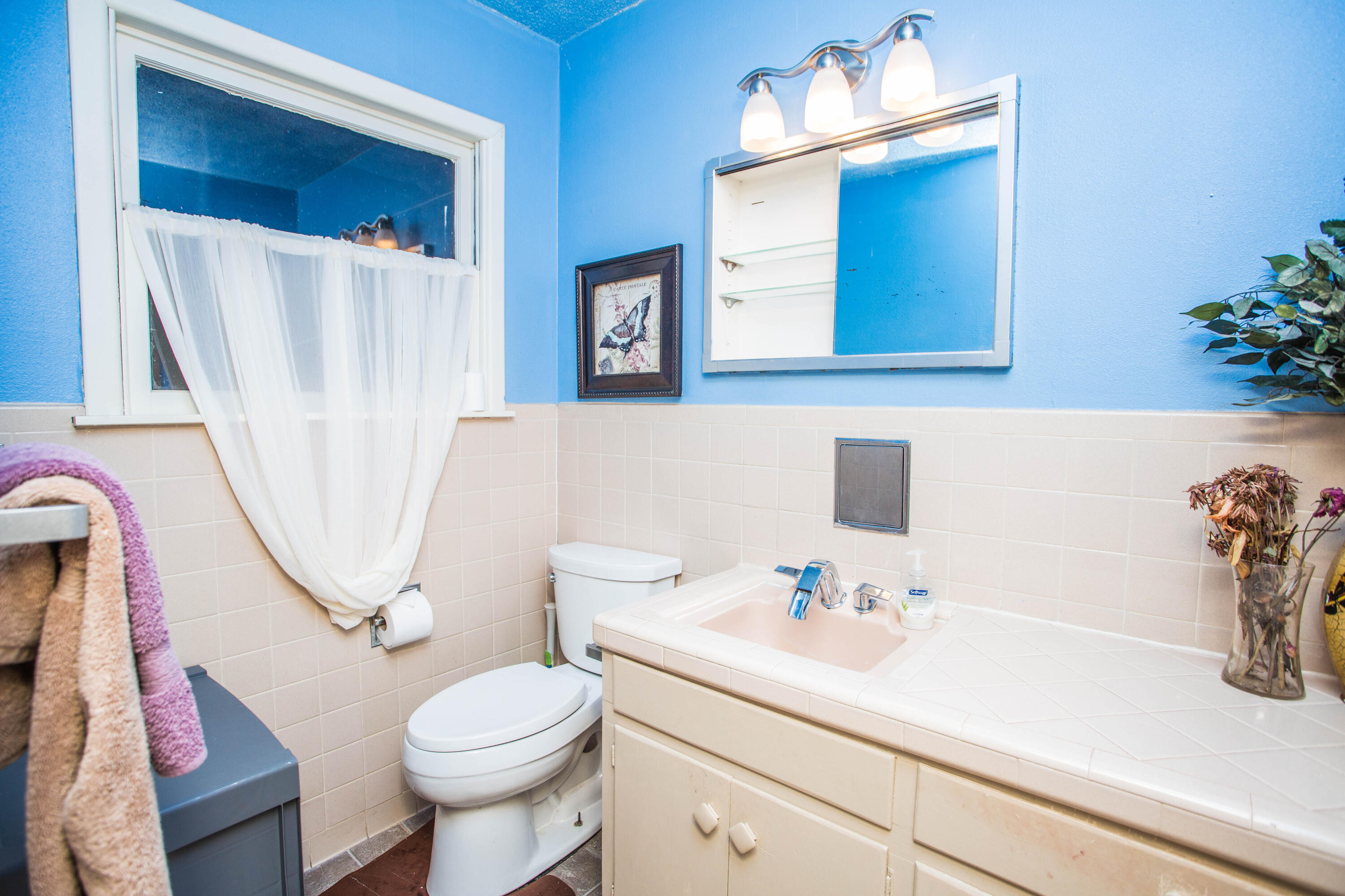 3711 46th Street Lubbock, TX 79413 - Photo 10 of 15 Main bath