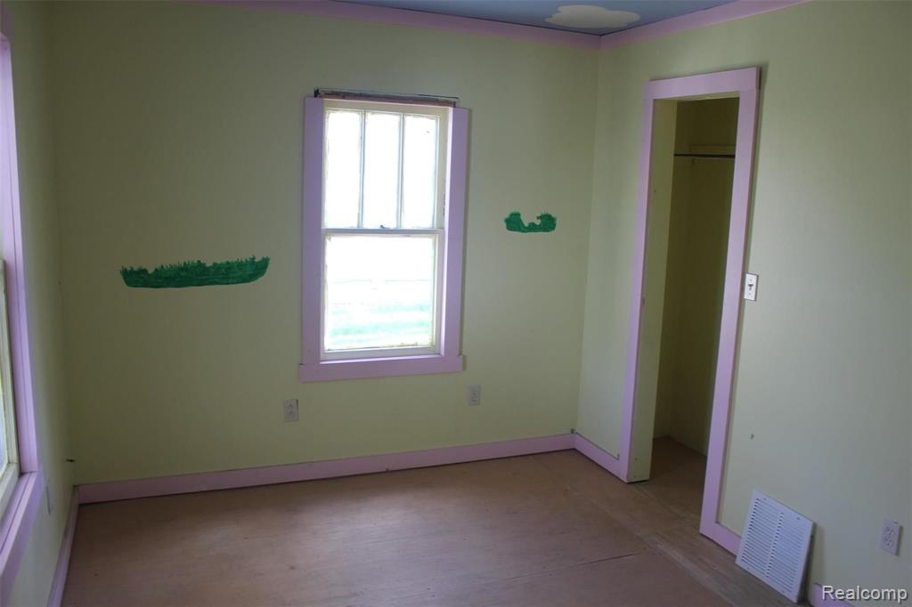 2102 Center Road Burton, MI 48509 - Photo 12 of 18