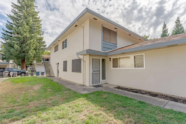 $209,000 | 6434 Auburn Boulevard, Unit 2, Citrus Heights, CA 95621