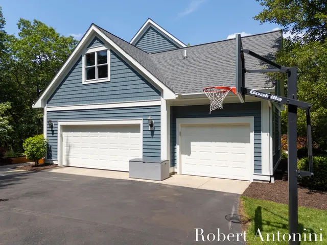 $1,500,000 | 1977 Emerald Glen Court, Ada, MI 49301