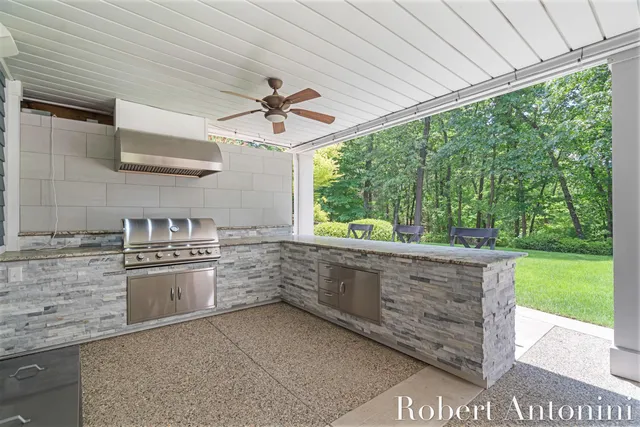 $1,500,000 | 1977 Emerald Glen Court, Ada, MI 49301