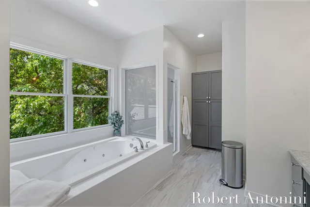 $1,500,000 | 1977 Emerald Glen Court, Ada, MI 49301