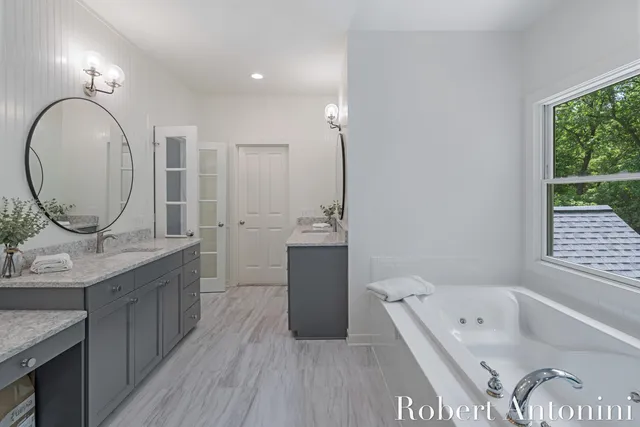 $1,500,000 | 1977 Emerald Glen Court, Ada, MI 49301