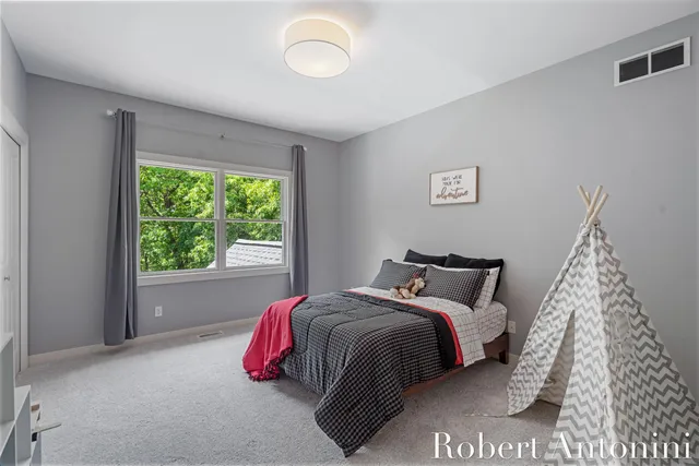 $1,500,000 | 1977 Emerald Glen Court, Ada, MI 49301