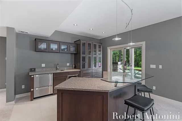 $1,500,000 | 1977 Emerald Glen Court, Ada, MI 49301