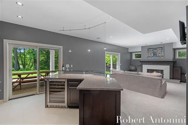 $1,500,000 | 1977 Emerald Glen Court, Ada, MI 49301