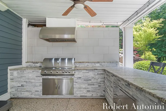 $1,500,000 | 1977 Emerald Glen Court, Ada, MI 49301