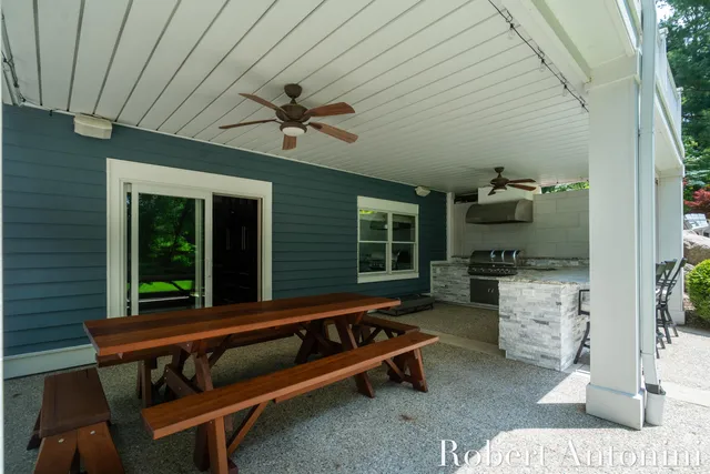 $1,500,000 | 1977 Emerald Glen Court, Ada, MI 49301