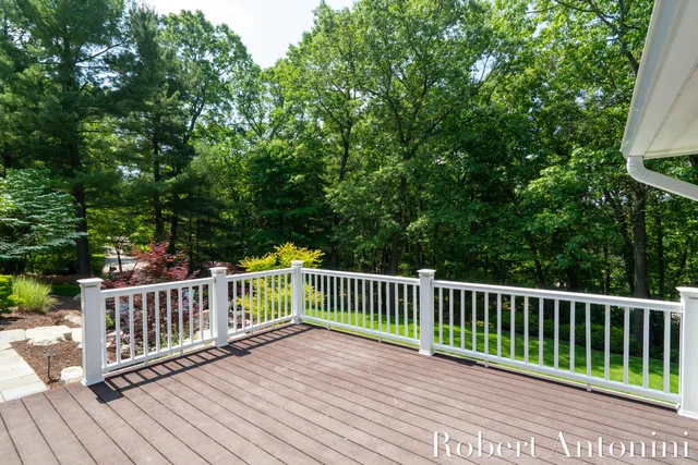 $1,500,000 | 1977 Emerald Glen Court, Ada, MI 49301