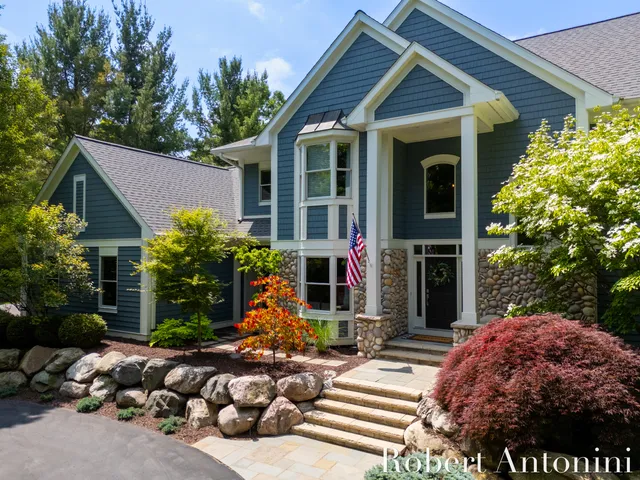 $1,500,000 | 1977 Emerald Glen Court, Ada, MI 49301