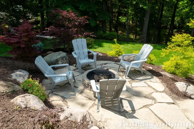 $1,500,000 | 1977 Emerald Glen Court, Ada, MI 49301