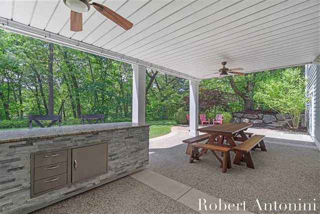 $1,500,000 | 1977 Emerald Glen Court, Ada, MI 49301