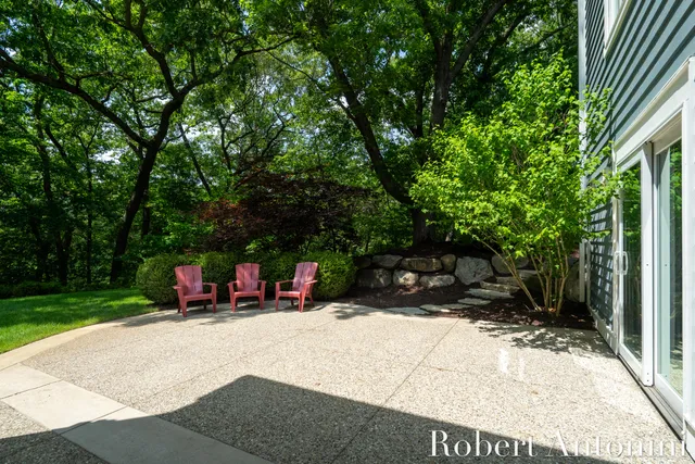 $1,500,000 | 1977 Emerald Glen Court, Ada, MI 49301
