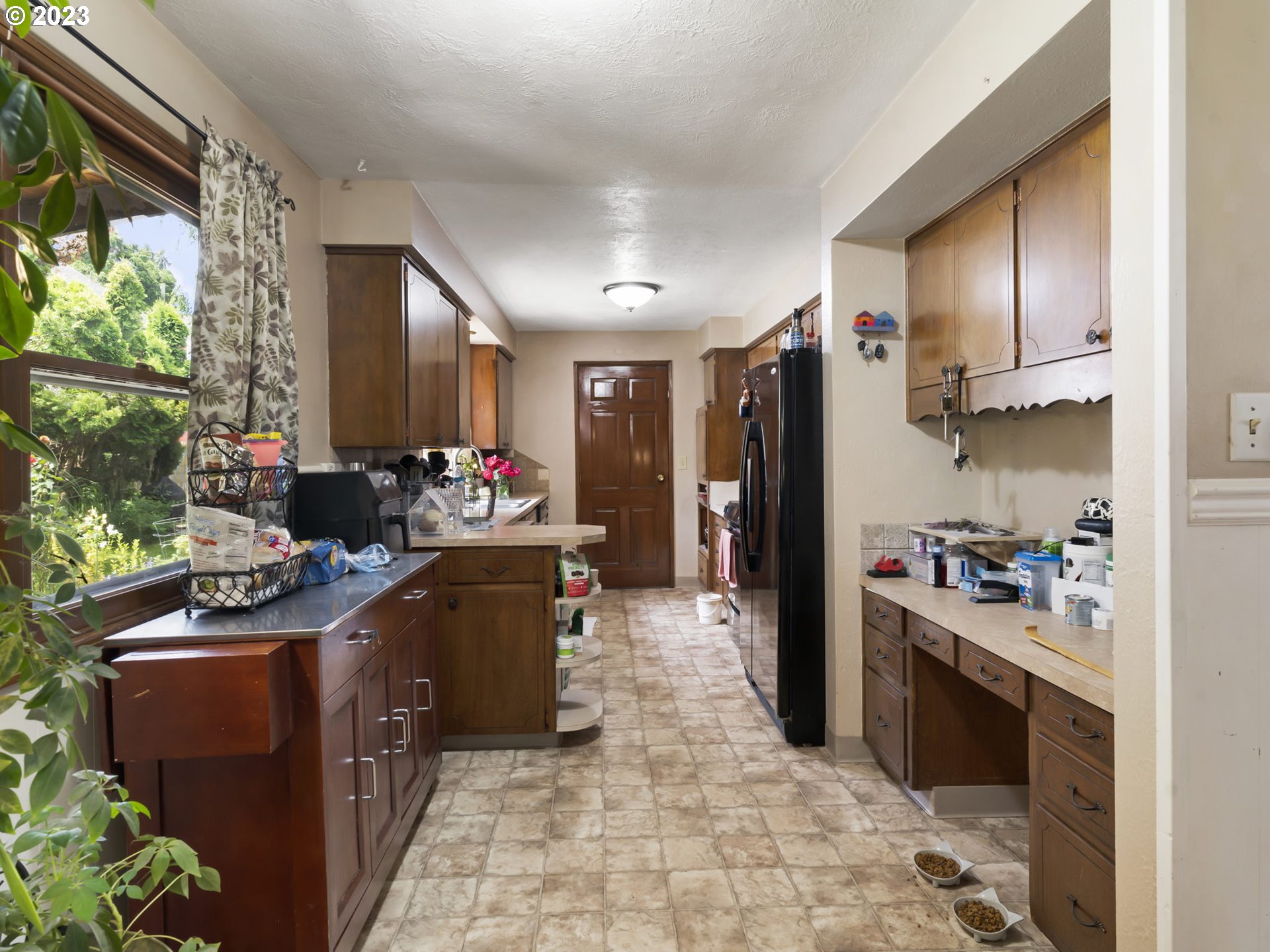 2410 Fisher Road Northeast Salem, OR 97305 - Photo 11 of 37 Gallery Image 11