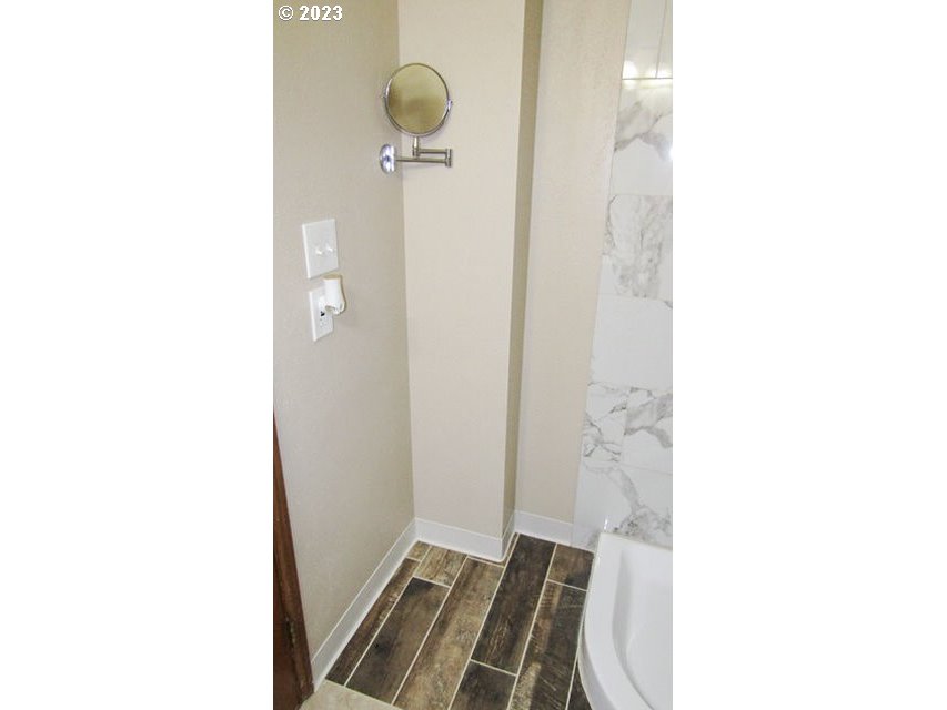 2410 Fisher Road Northeast Salem, OR 97305 - Photo 31 of 37 Gallery Image 31