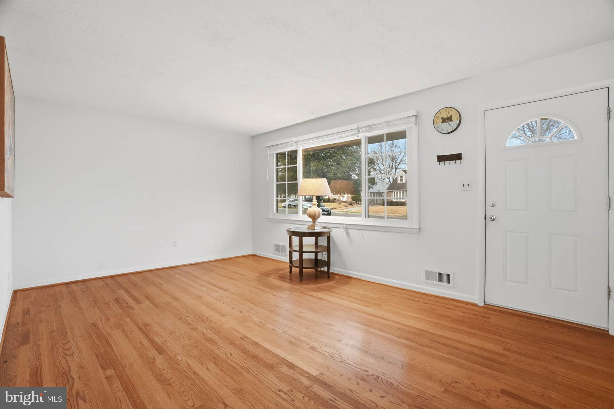 1909 Pagham Road Glen Burnie, MD 21061 - Photo 4 of 30 a room with table and chair