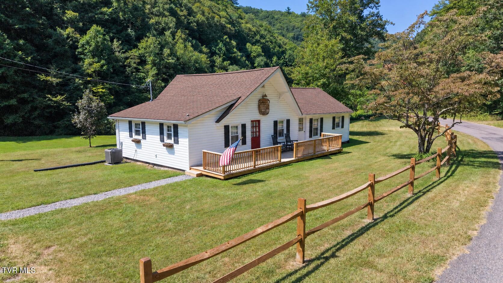 812 Branch Road Laurel Bloomery, TN 37680 - Photo 1 of 33 Outside