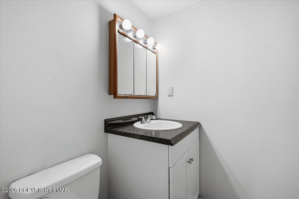 706 Foxtown Hill Road Stroudsburg, PA 18360 - Photo 16 of 34 Powder Room