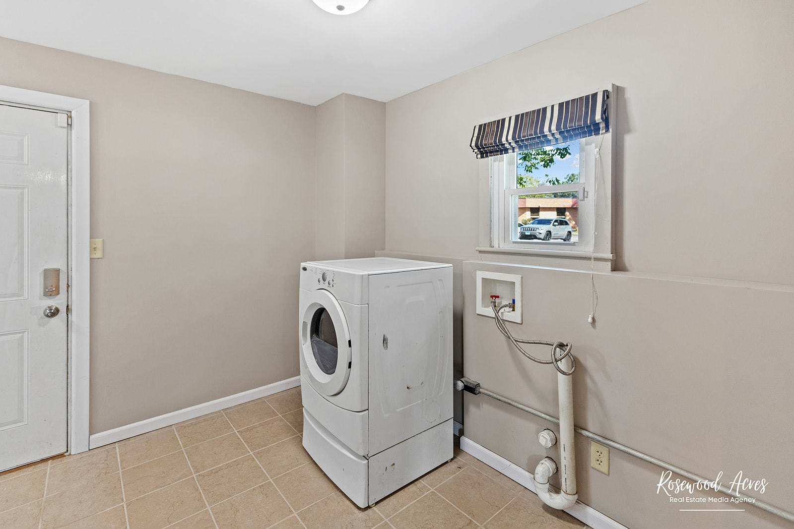 345 North 5th Avenue Kankakee, IL 60901 - Photo 8 of 22 a utility room with dryer and washer
